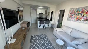 207 Centurion Frere Road Sea Point Superb Location Super Luxury