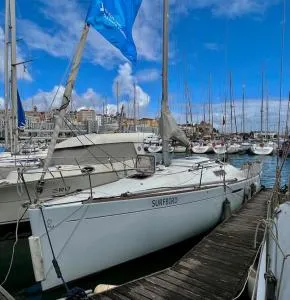 Surfbird Cozy Sailboat Escape - Алмада