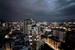 Strada Suites: Piso alto, Wifi, AA