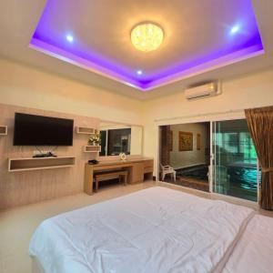 Luxury Pool Villa 5 mins to Phuket Old Town