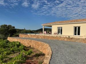 Maisons de vacances Villa in Roquebrun with Pool & Vineyards : photos des chambres