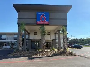 Studio 6 Alvin, TX - 皮尔兰