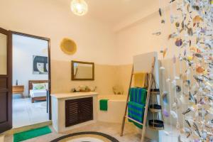 Taman pangeran villa in Seminyak, 2BR large pool, Prime Location !