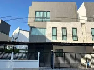 Baan Pool Villa Chonburi - Ban Phan Thong Luang