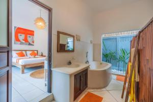 Taman pangeran villa in Seminyak, 2BR large pool, Prime Location !