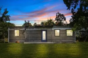 The Woods- Container Tiny House 12 min to Magnolia/Baylor/Downtown - Bellmead