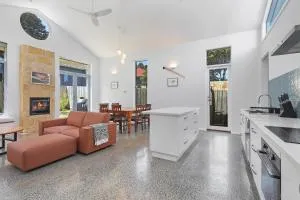 The Sunshine House - Dennington