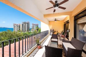 Beautiful Ocean-View Condo in Flamingo - Walk to B