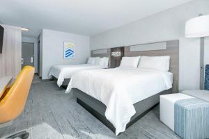 Standard Room room in Holiday Inn Express Hotel and Suites Valparaiso an IHG Hotel