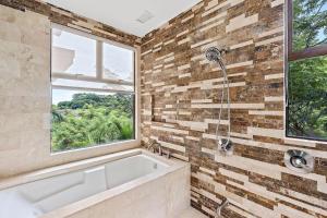 Breathtaking Ocean Views w - Pool Access