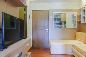 Strategic 2BR Gateway Ahmad Yani Cicadas Apartment By Travelio