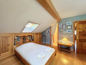 Chalet rénové avec cheminée et terrasse, proche télécabine - FR-1-688-96