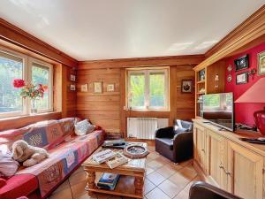 Chalet rénové avec cheminée et terrasse, proche télécabine - FR-1-688-96