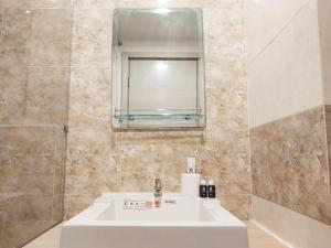 Cozy Stay Studio at Mataram City Apartment By Travelio