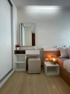 Cozy room at Huai Khwang close to MRT