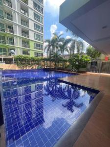 Cozy room at Huai Khwang close to MRT