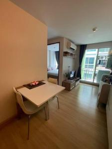 Cozy room at Huai Khwang close to MRT