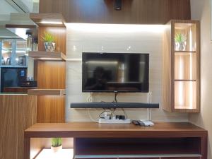 Comfort and Strategic 2BR Apartment at Vida View Makassar By Travelio