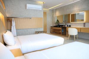 The Hotel Elizabeth Resort and Villas - Long Beach San Vicente Palawan