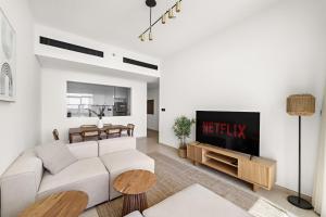 Vayk - Modern 2BR Apartment