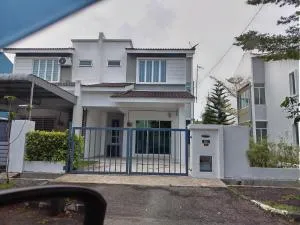 Deandra Homestay- WiFi-Aircond-Dryer - 双溪大年