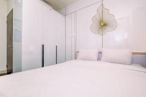 Good Deal 2BR at High Floor Transpark Cibubur Apartment By Travelio