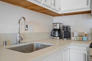 Aquamarine Best View in Malibu by Stay Awhile Villas