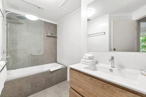 THE GRANDÈ by Reef Stays