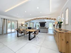 Villas Villa-Piscine-Tennis-Spa-French Riviera : photos des chambres