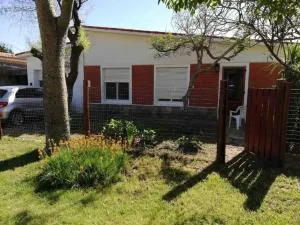 Muy cómoda casa a metros de la playa - Punta Colorada