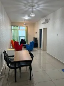 Twin Danga at Perling Entire Unit with 2 bedrooms - Tampoi Village