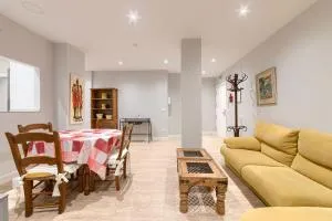 Salgeta Reformado amplio y acogedor con wifi - 埃兰迪奥