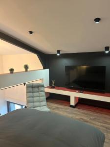 Gold Love Room Belle Etoile