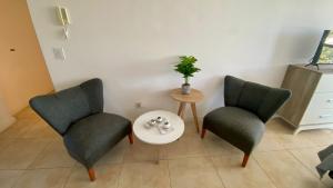 Moderno y luminoso departamento con balcón a la calle