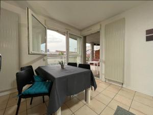 Appartements T2 7 Lys - central, terrasse, garage : photos des chambres