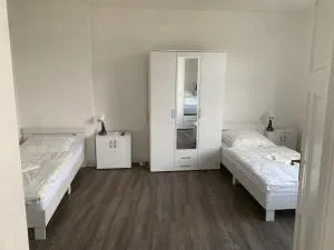 Sleek Apartment in Troisdorf - Troisdorf