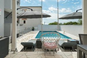 Holiday home Viktoria with pool