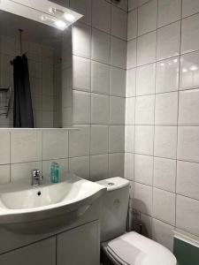 Appartements Studio 114 Robin - grand lit double, balcon : photos des chambres