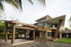 Azzure Ray by EWA Properties