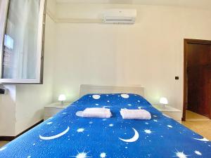 Famagosta Home, Navigli Style, accanto a Metropolitana M2 Verde, confortevole e spazioso per Gruppi o Famiglie