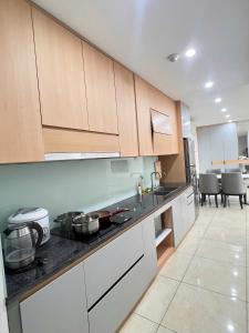 Luxury Apt 2BR - VinHomes Dcapitle Tran Duy Hung Street
