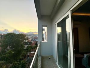 Hotel Alleyway Express