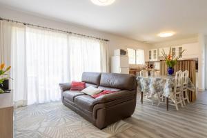 Maison avec terrasse et jardin