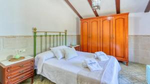 Cortijo San León Fuente de Piedra by Ruralidays