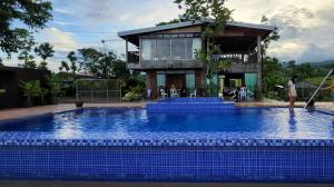 Kalaparan Farm House by HiveRooms