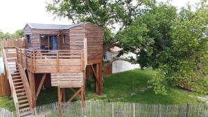 La Cabane dans les Arbres - Les Pieds dans le Pré