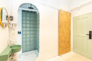 Phòng Bốn Người Có Phòng Tắm Riêng (Quadruple Room with Private Bathroom)