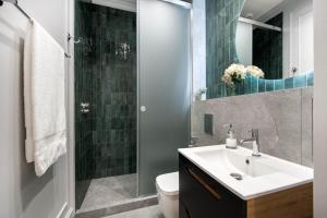 Stunning 2bed with terrace and parking