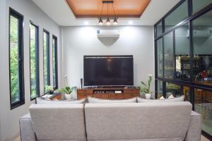 Architects Country Villa & 10m Pool near Khao Yai