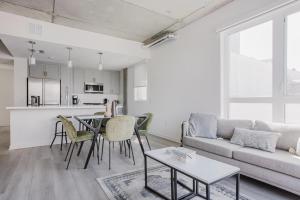 Blueground Long Beach pool gym nr beach LAX-1263